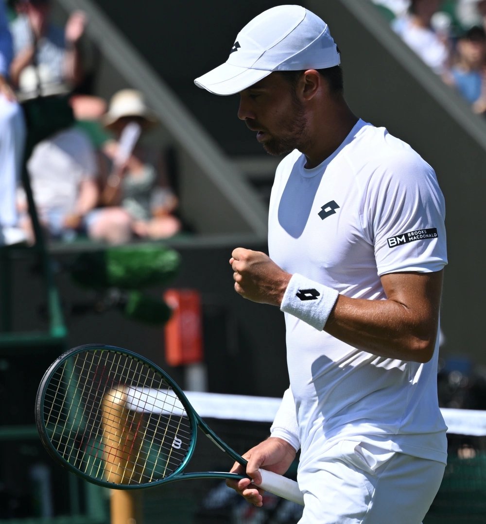 戴维斯杯险胜温网,梅德韦杰夫关键制胜 戴维斯杯险胜温网,梅德韦杰夫关键制胜