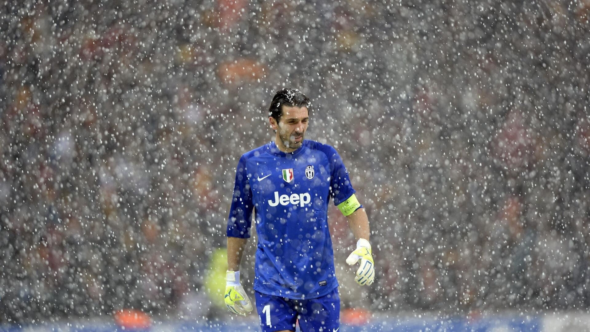 悬崖边的艺术家，当布克在F1绝境接管，独行侠在篮球场写诗