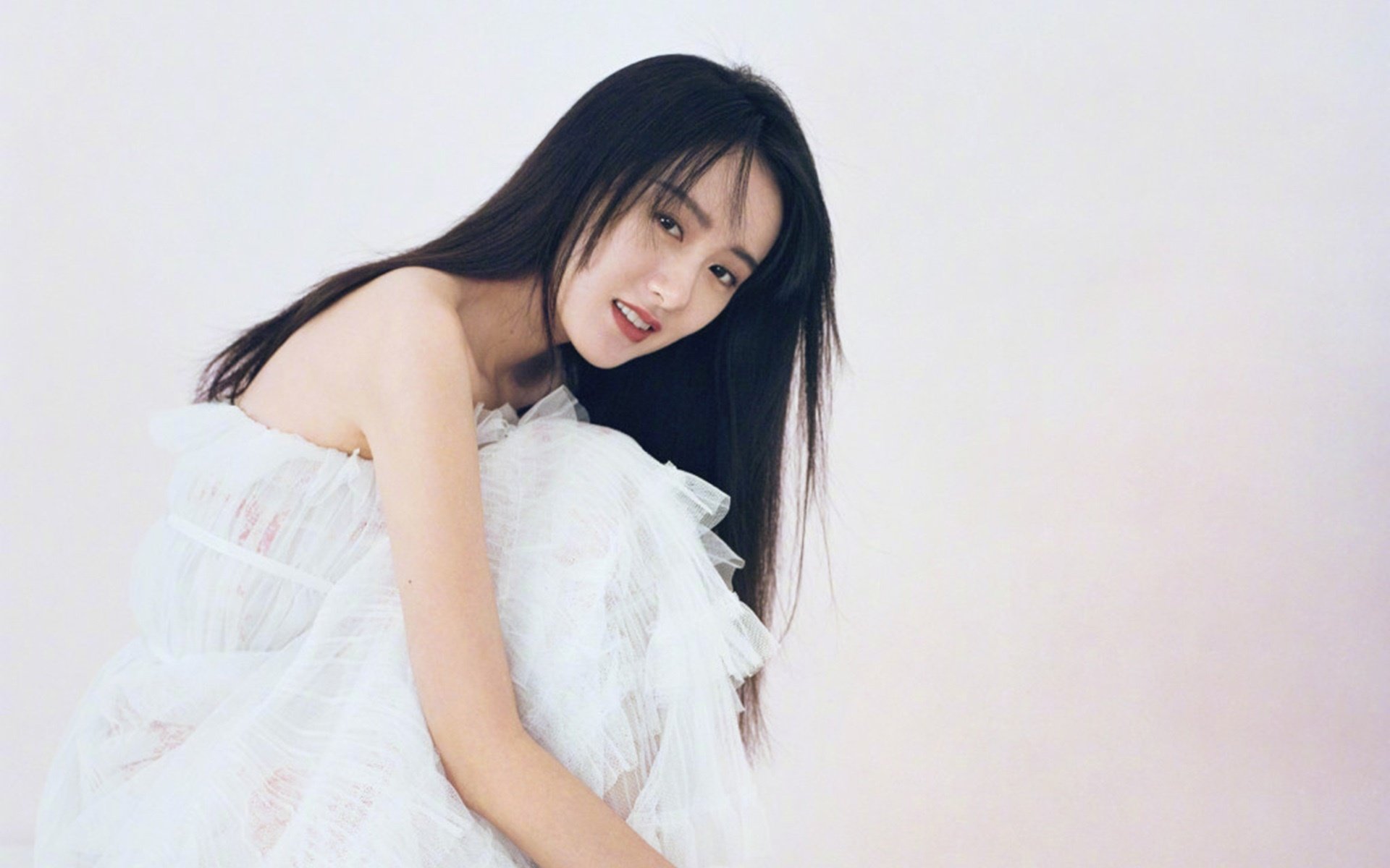 西甲慈善盛宴,国家德比元素闪耀,西班牙明星队四球击溃南非