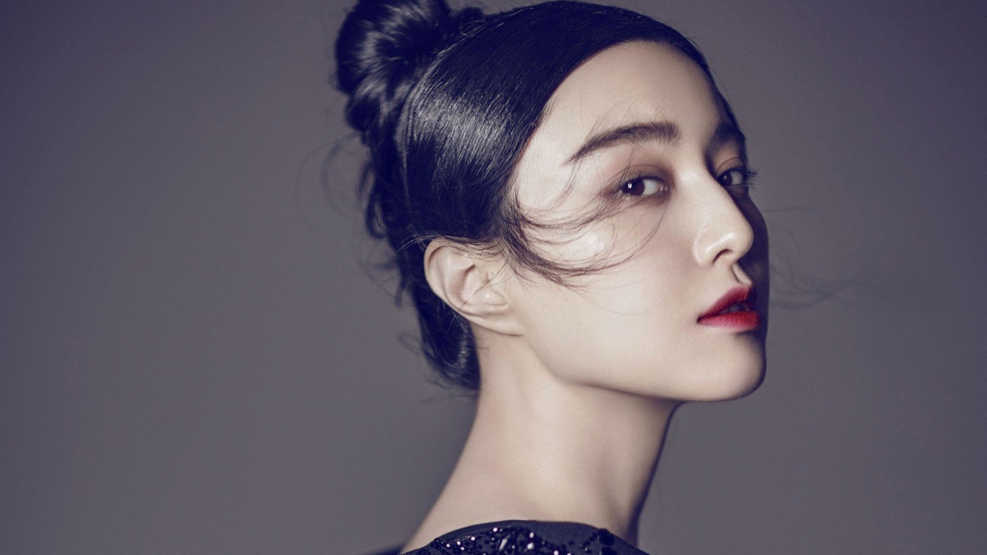 救赎与碾压，当福克斯刺穿黑夜，广东踏过王朝废墟