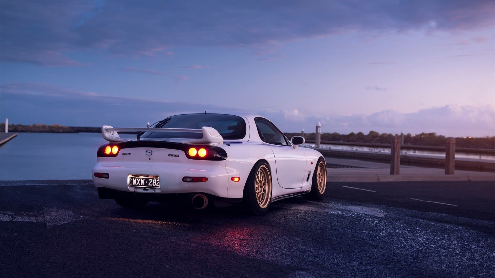 东方战术板上的两场革命，当萨拉赫的存在感与日本的铁壁防守成为现代足球的哲学镜子